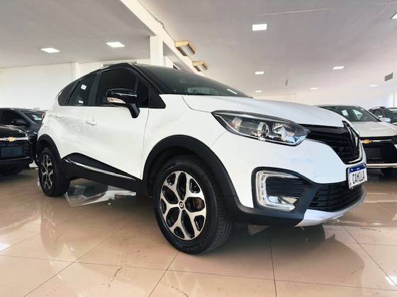 RENAULT CAPTUR 1.6 16V SCE FLEX INTENSE X-TRONIC RENAULT CAPTUR 1.6 16V SCE FLEX INTENSE X-TRONIC